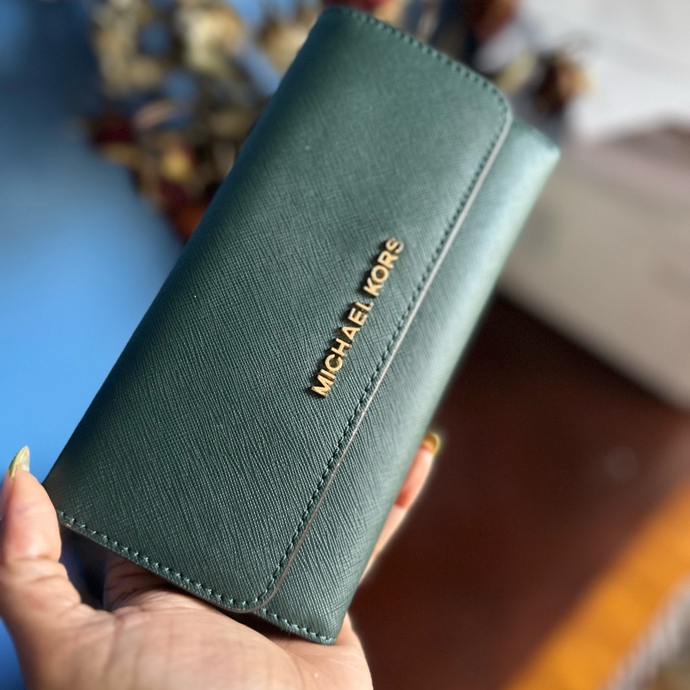 MICHEAL KORS GREEN GOLD BAG WALLET - Picture 8 of 11